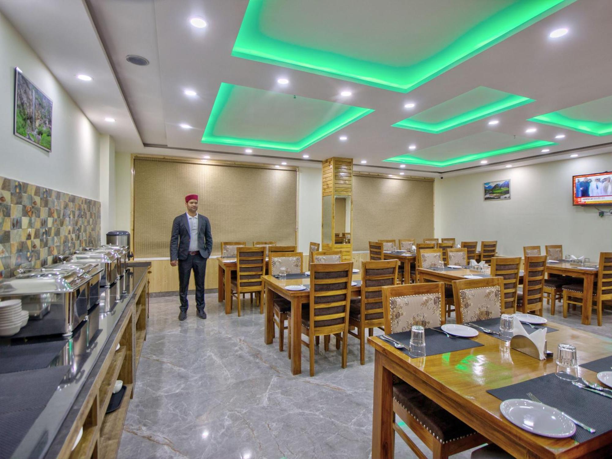 Swastik Grand Manali Hotel Exterior photo
