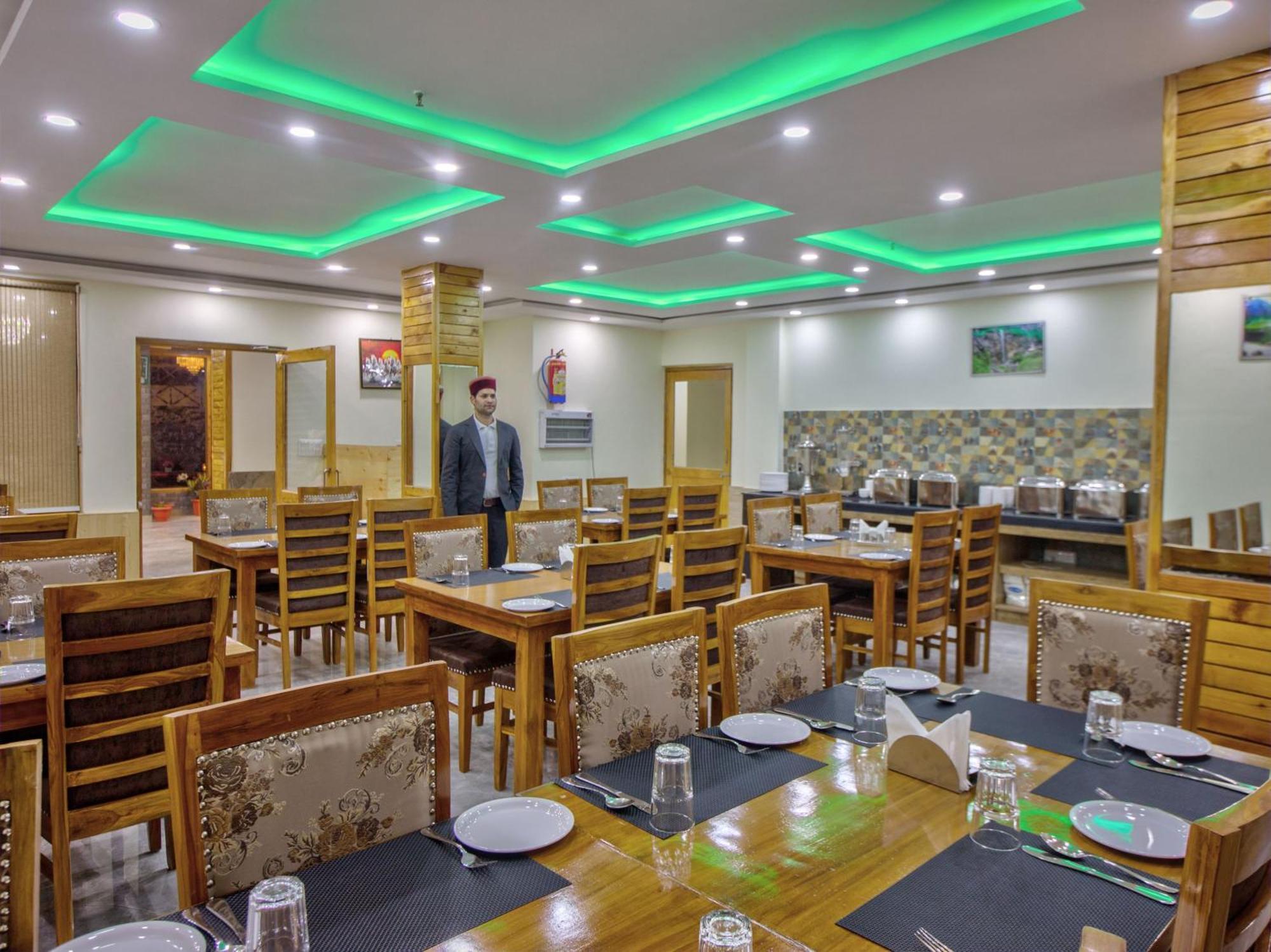 Swastik Grand Manali Hotel Exterior photo